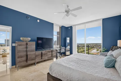 $2,100,000 | 550 Okeechobee Boulevard, Unit LPH23, West Palm Beach, FL 33401