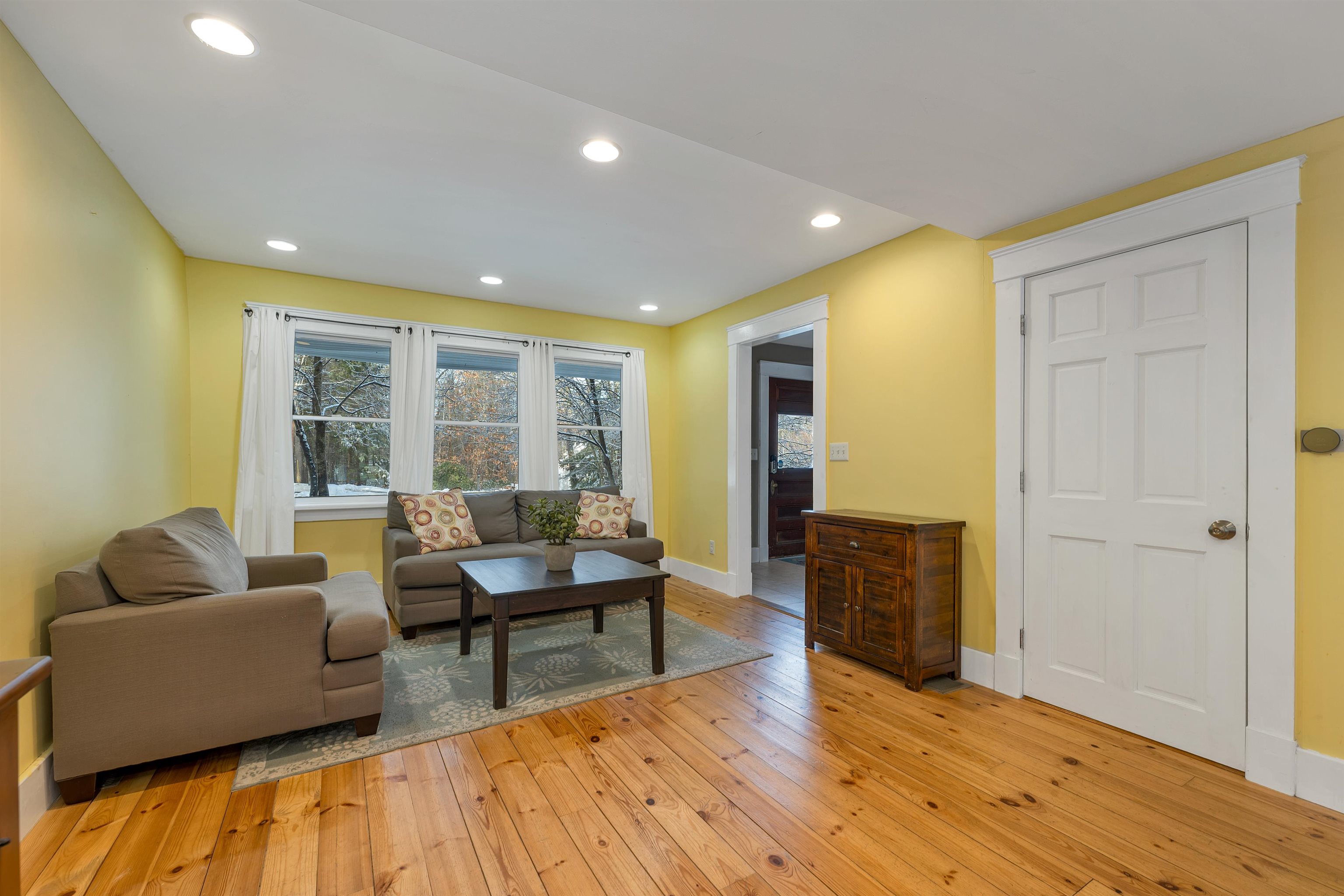 100 Clark Road Wolfeboro, NH 03894 - Photo 3 of 32 Gallery Image 3
