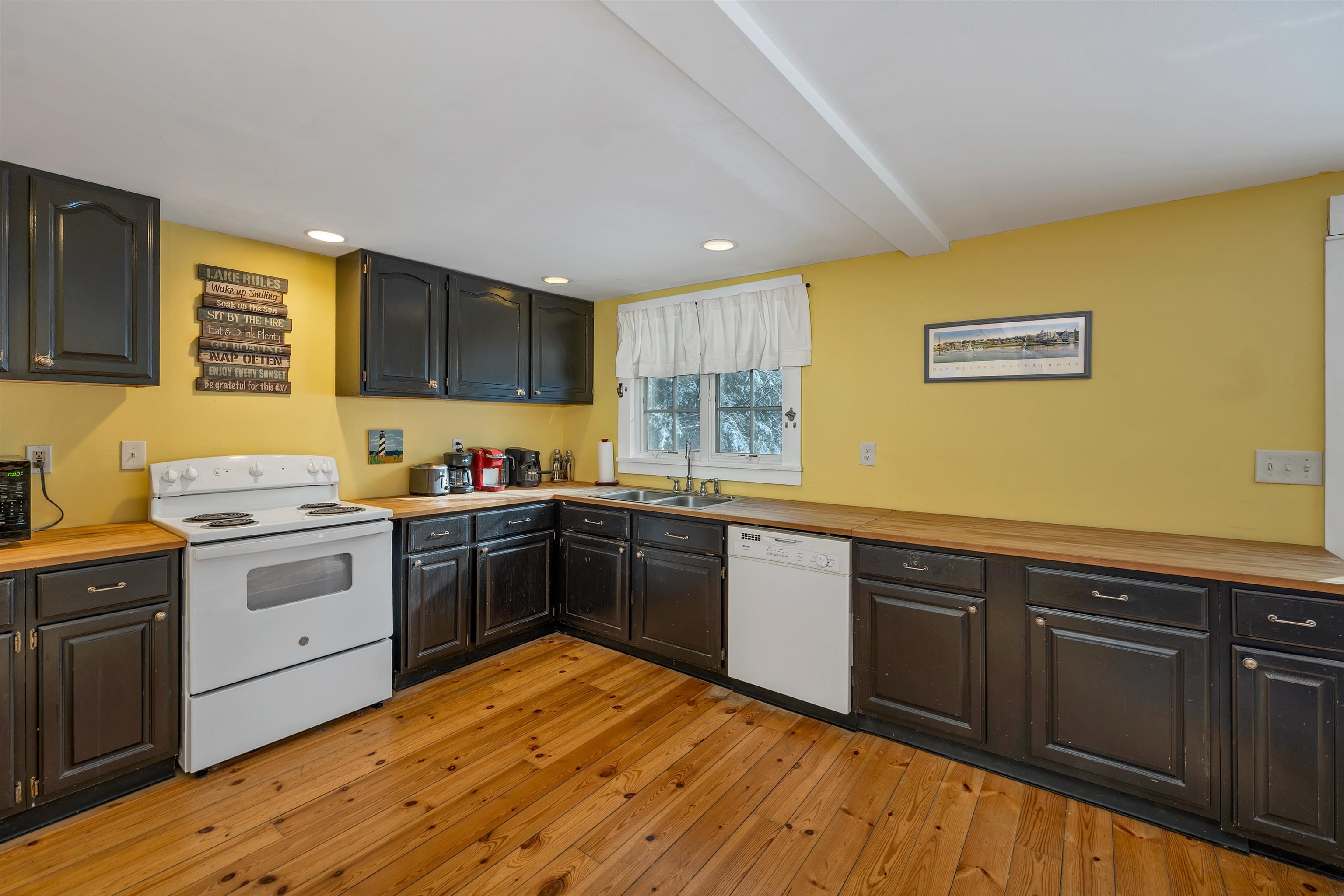 100 Clark Road Wolfeboro, NH 03894 - Photo 8 of 32 Gallery Image 8