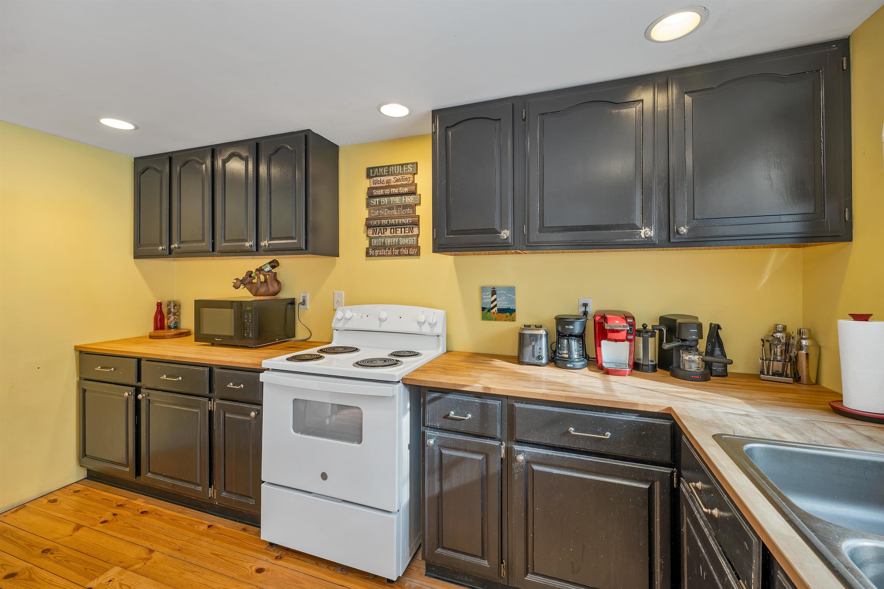 100 Clark Road Wolfeboro, NH 03894 - Photo 9 of 32 Gallery Image 9