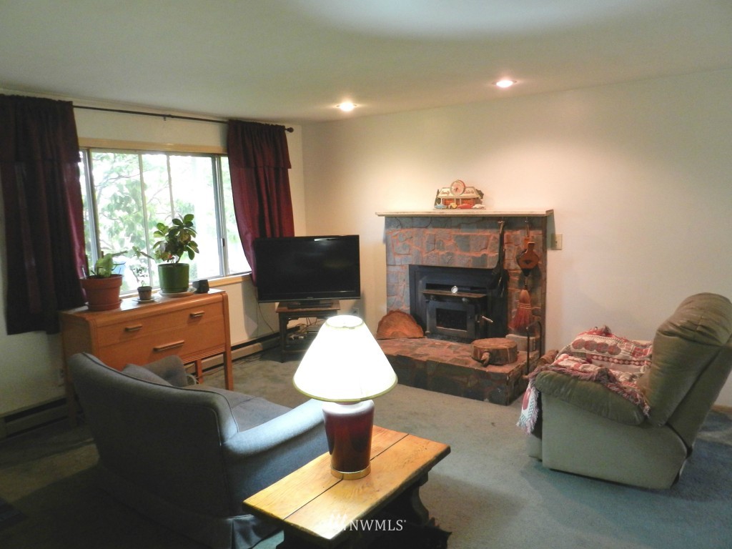 19209 29th Avenue Southeast Bothell, WA 98012 - Photo 4 of 17 Gallery Image 4