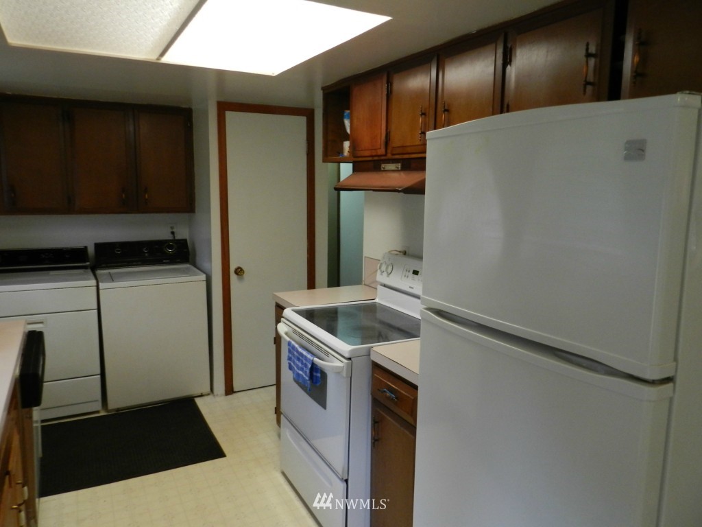 19209 29th Avenue Southeast Bothell, WA 98012 - Photo 8 of 17 Gallery Image 8