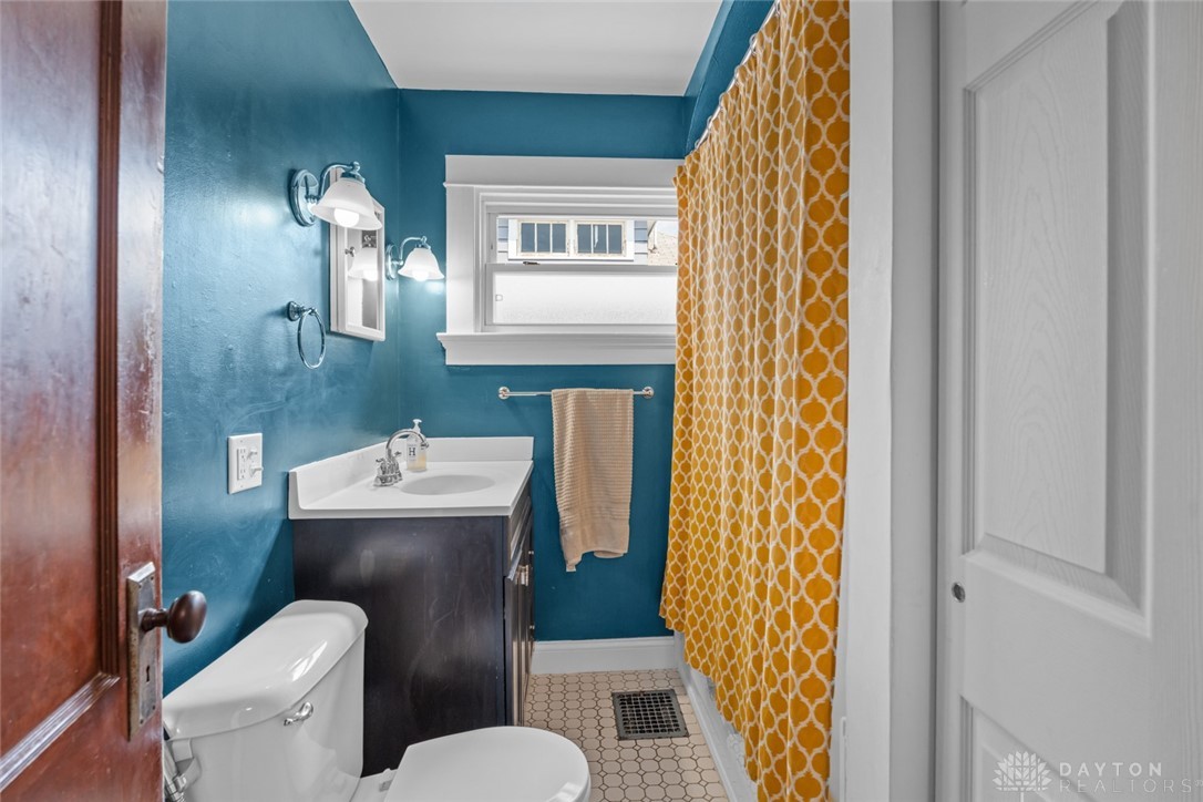 931 Patterson Road Dayton, OH 45419 - Photo 21 of 24 Second Floor Bath