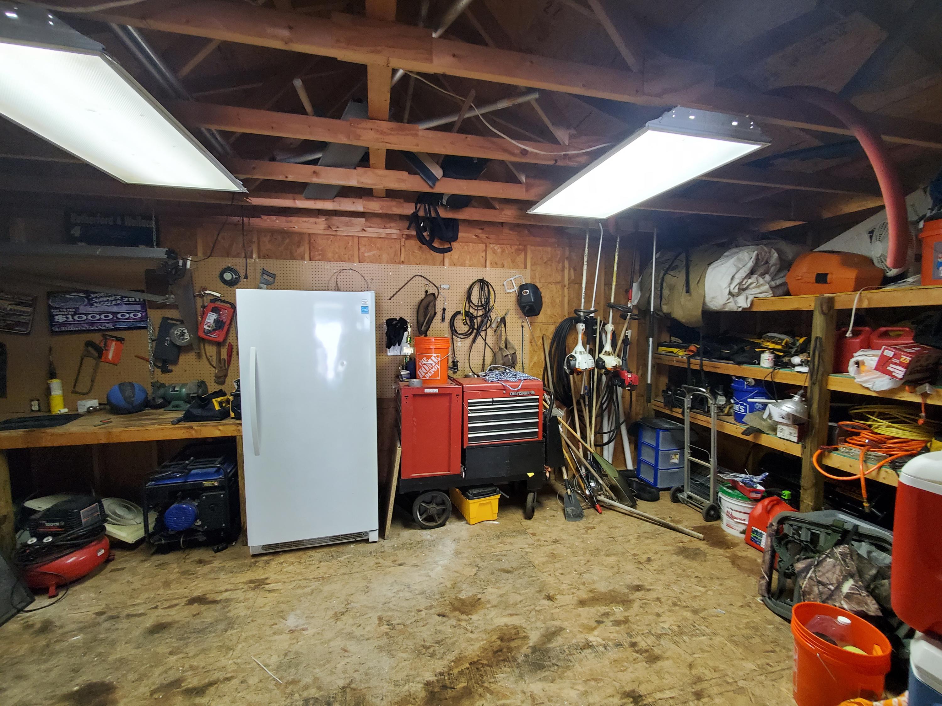 258 Clear Springs Road Harriman, TN 37748 - Photo 21 of 34 GARAGE 6