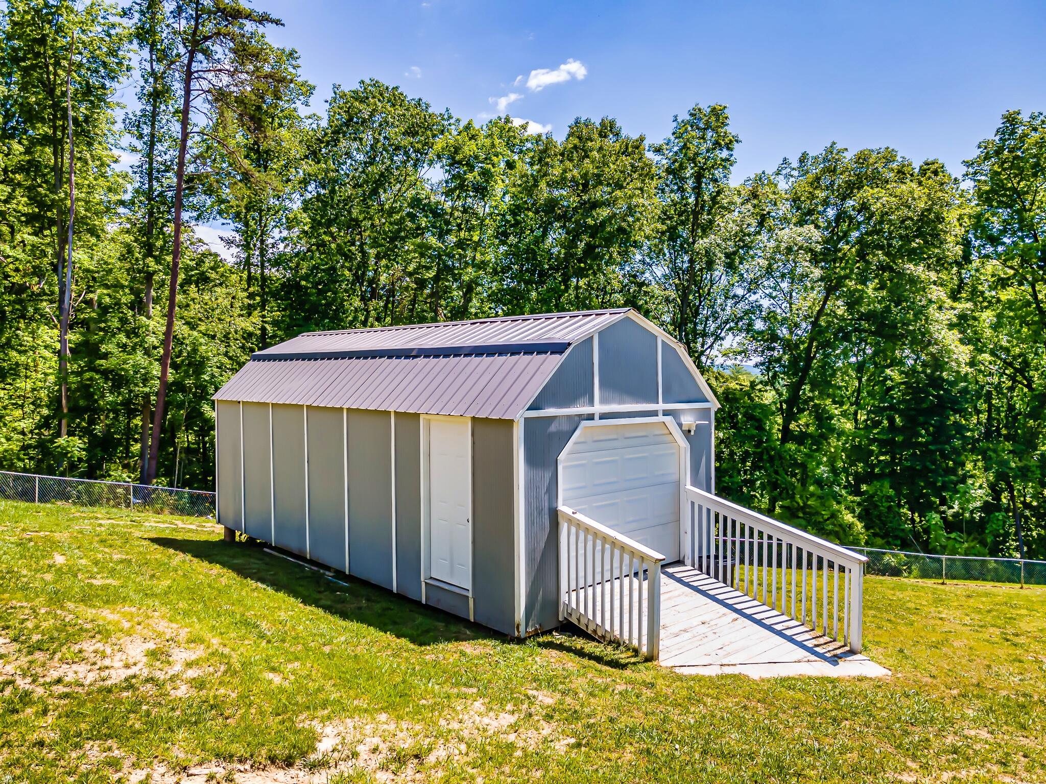 258 Clear Springs Road Harriman, TN 37748 - Photo 25 of 34 SHED 1