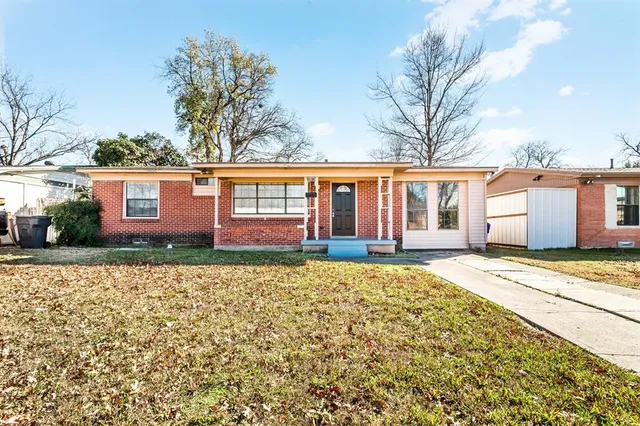 $1,850 | 10818 Sharondale Lane, Dallas, TX 75228