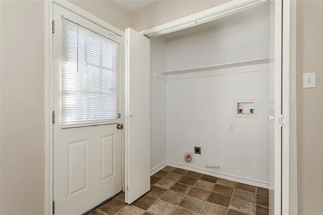 $1,850 | 10818 Sharondale Lane, Dallas, TX 75228