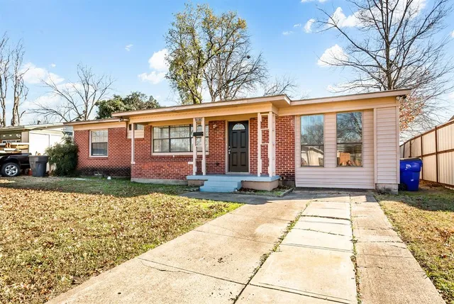$1,850 | 10818 Sharondale Lane, Dallas, TX 75228