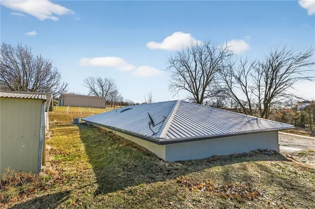 $350,000 | 28200 Northeast 160 Street, Excelsior Springs, MO 64024