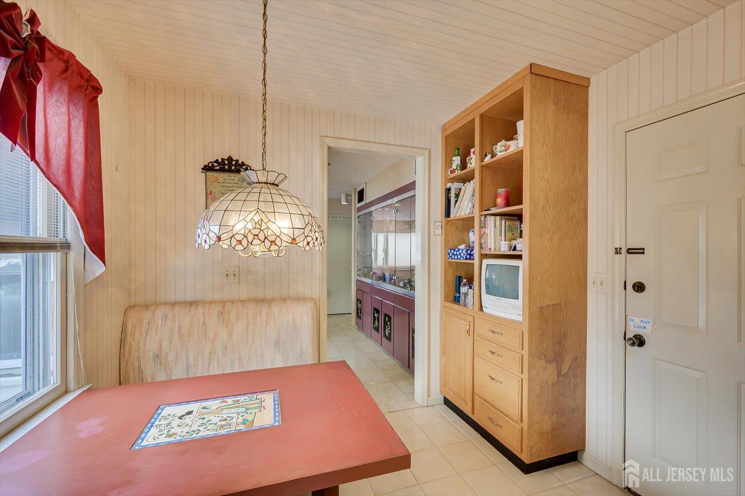 628A Windsor Way, Unit B Monroe Township, NJ 08831 - Photo 20 of 50 a view of an entryway with furniture