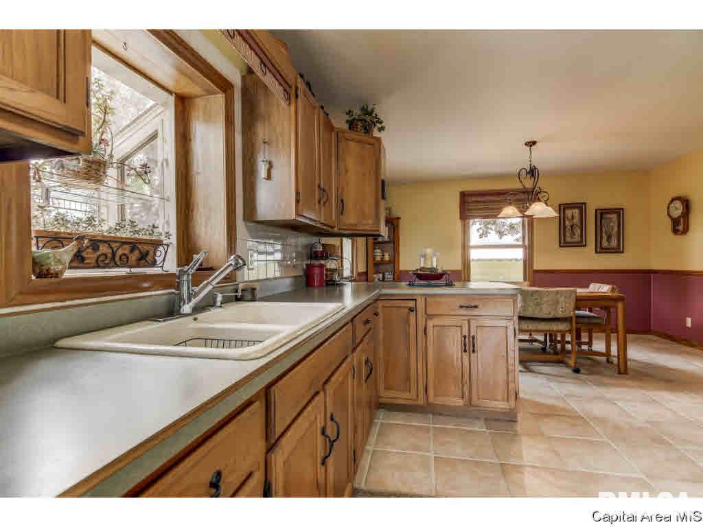 8535 Tolan Road Pleasant Plains, IL 62677 - Photo 11 of 36 Gallery Image 11