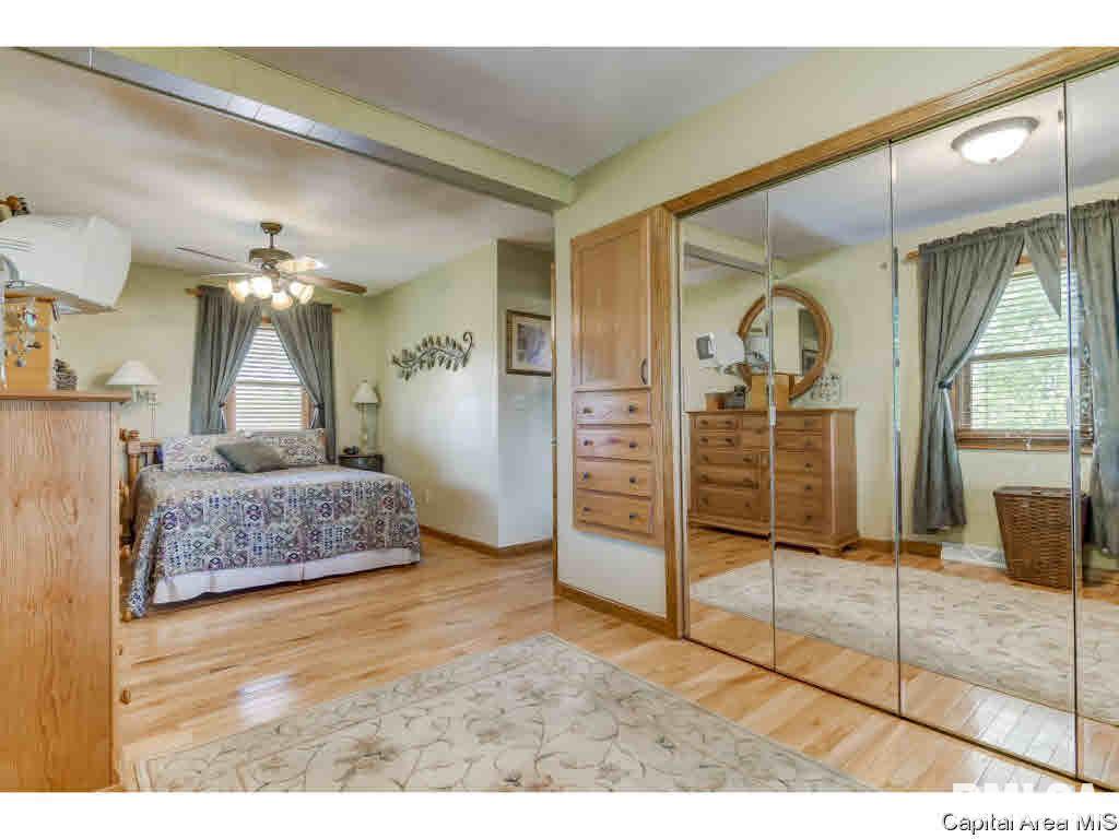 8535 Tolan Road Pleasant Plains, IL 62677 - Photo 14 of 36 Gallery Image 14