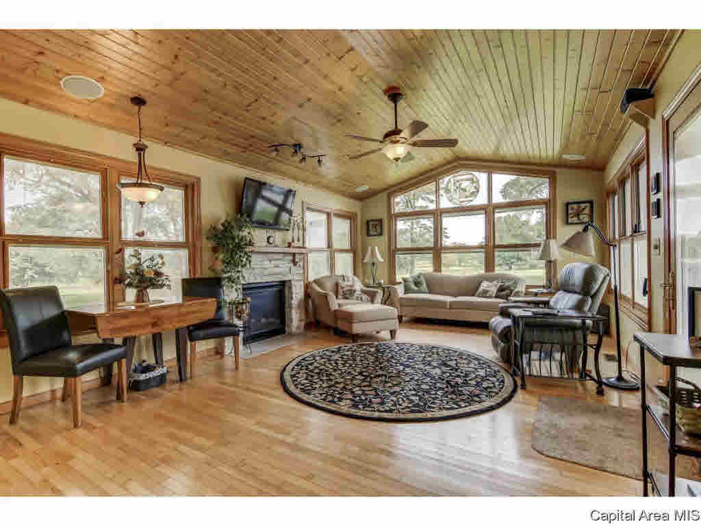 8535 Tolan Road Pleasant Plains, IL 62677 - Photo 21 of 36 Gallery Image 21