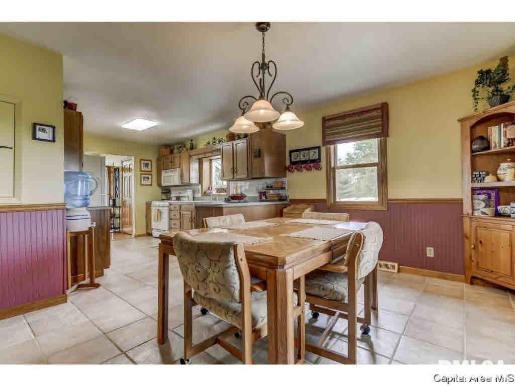 8535 Tolan Road Pleasant Plains, IL 62677 - Photo 8 of 36 Gallery Image 8
