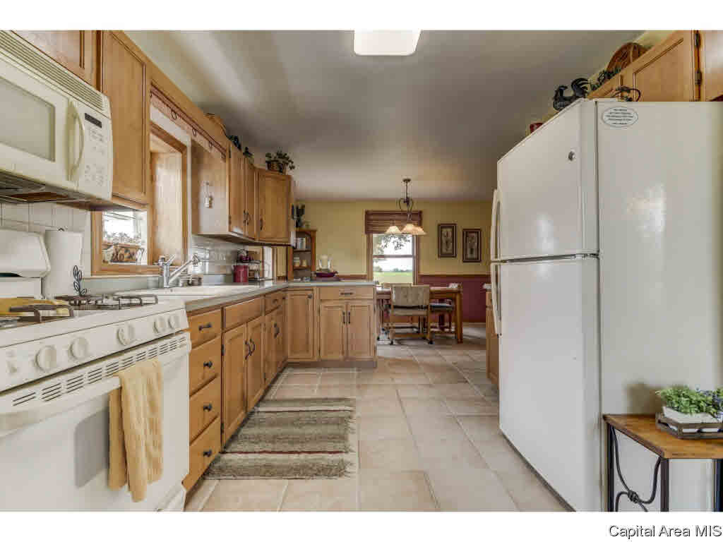 8535 Tolan Road Pleasant Plains, IL 62677 - Photo 10 of 36 Gallery Image 10