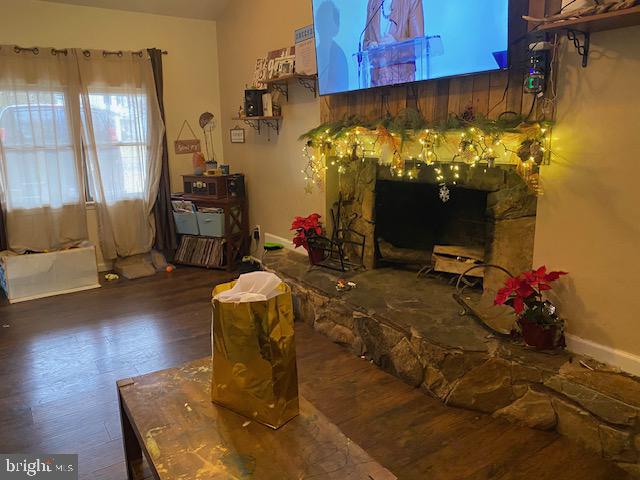 29 Parkside Circle Willingboro, NJ 08046 - Photo 3 of 9 a room with furniture and a fireplace