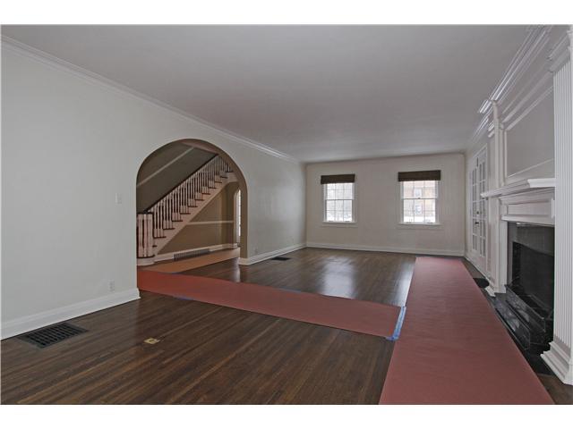 125 Wellington Road Indianapolis, IN 46260 - Photo 4 of 18 Gallery Image 4