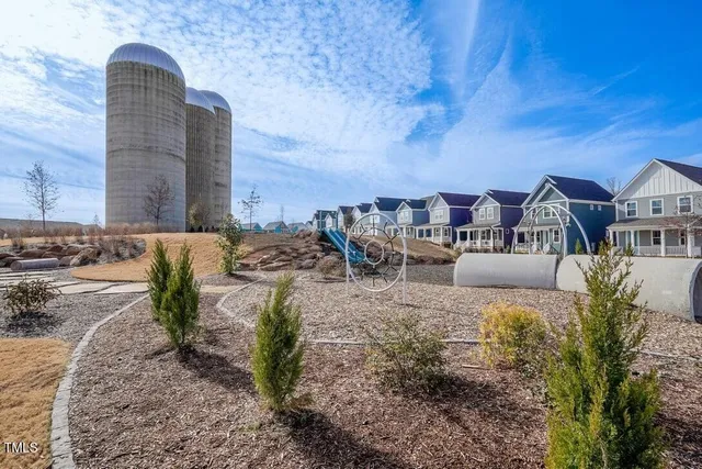 a view of a backyard of the house