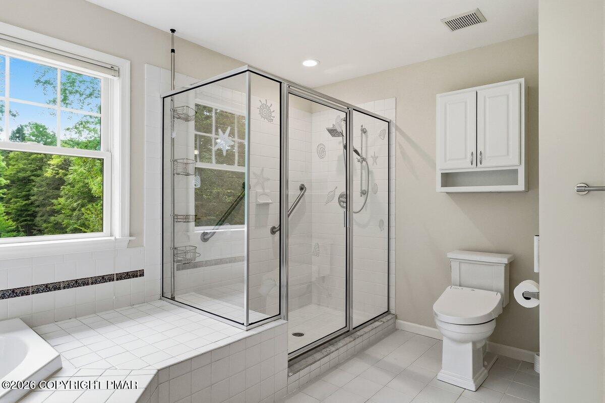 128 Creekside Road Canadensis, PA 18325 - Photo 25 of 68 Primary bathroom
