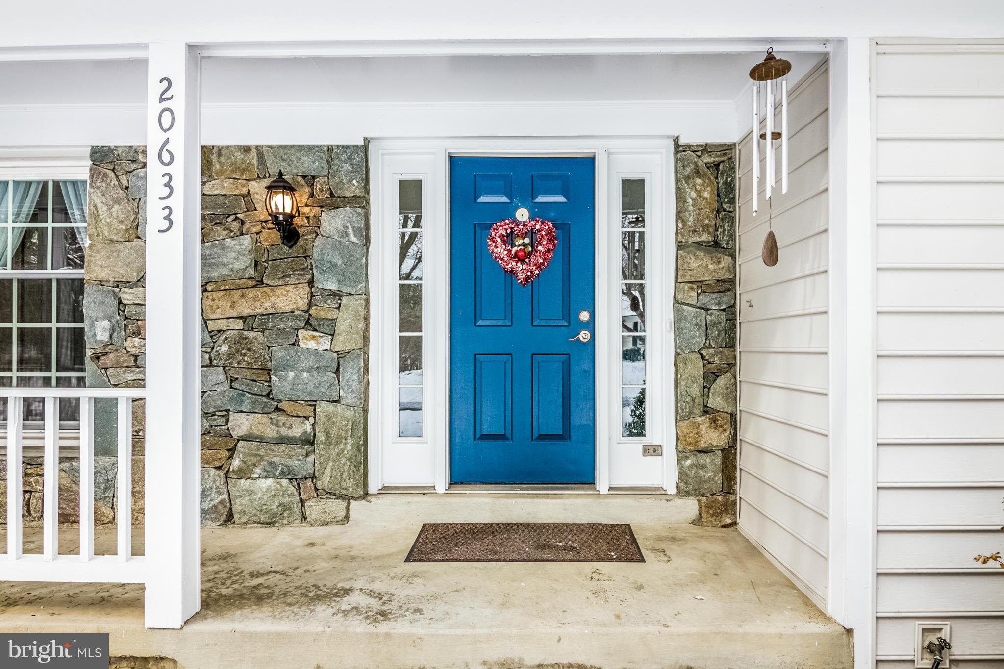 20633 Beaver Ridge Road Gaithersburg, MD 20886 - Photo 3 of 30 Front door