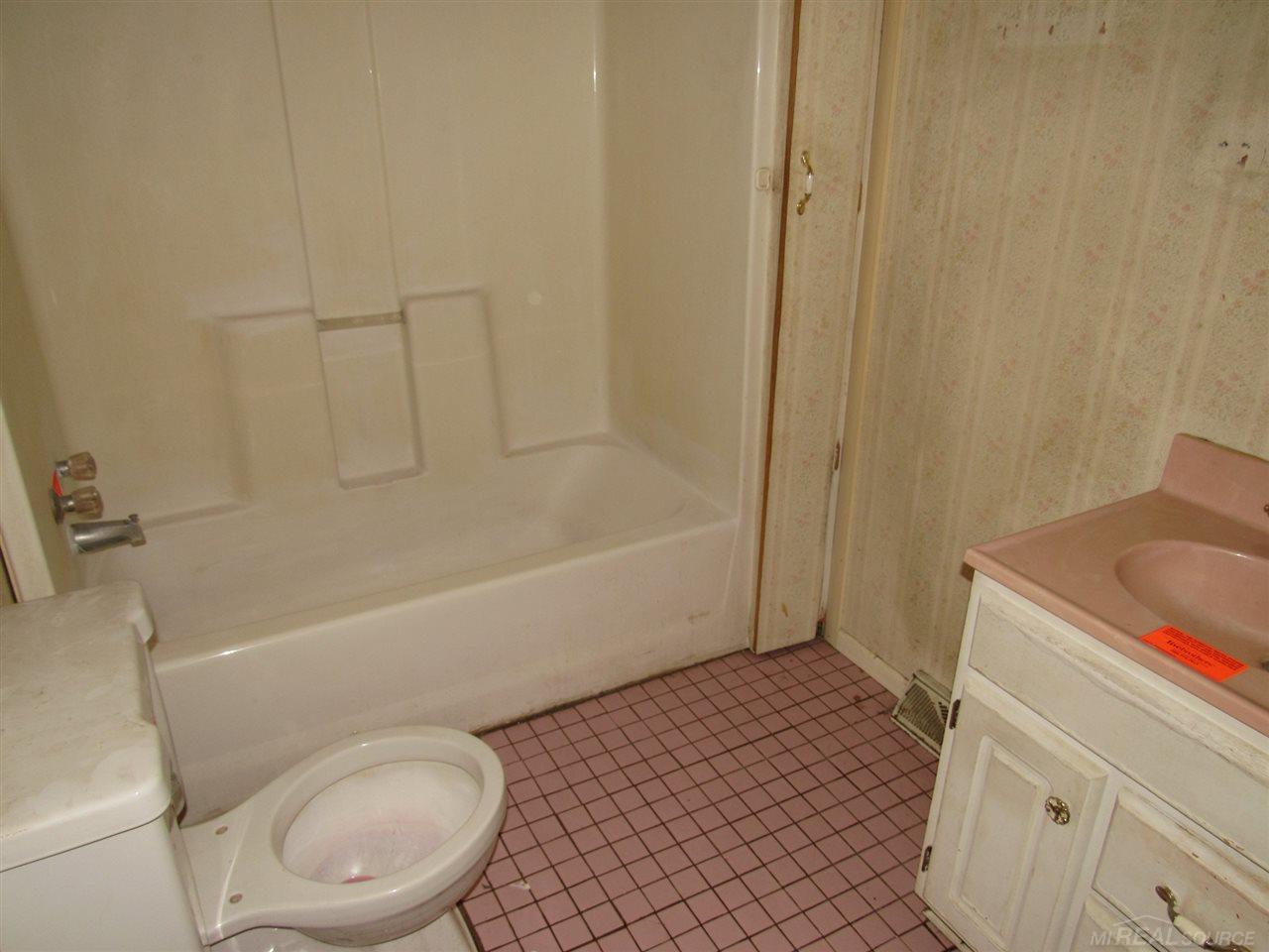3015 Emmons Avenue Rochester Hills, MI 48307 - Photo 38 of 39