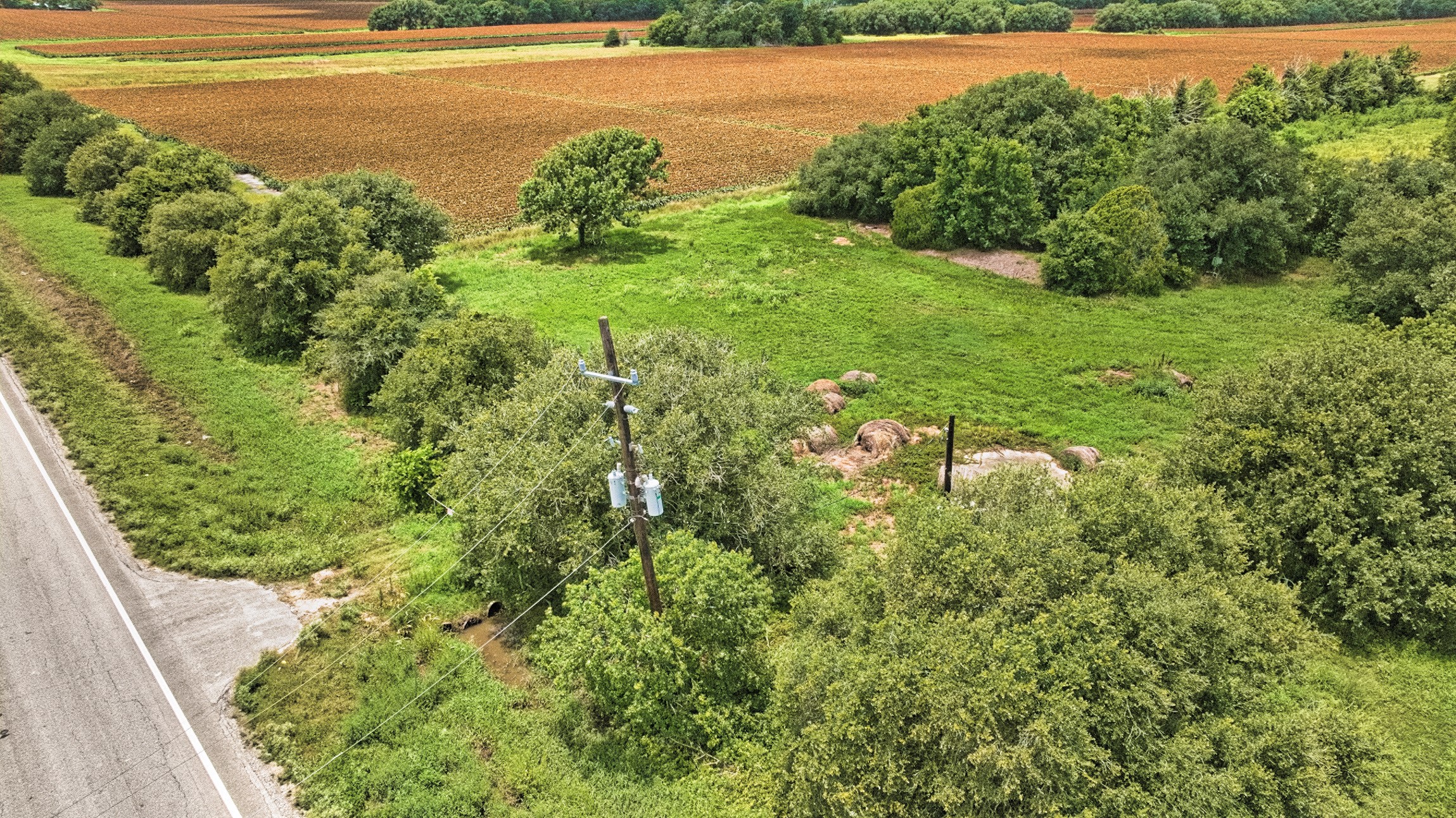 1462 Rd Damon Tx 77430 Road Damon, TX 77430 - Photo 6 of 22 a view of a garden