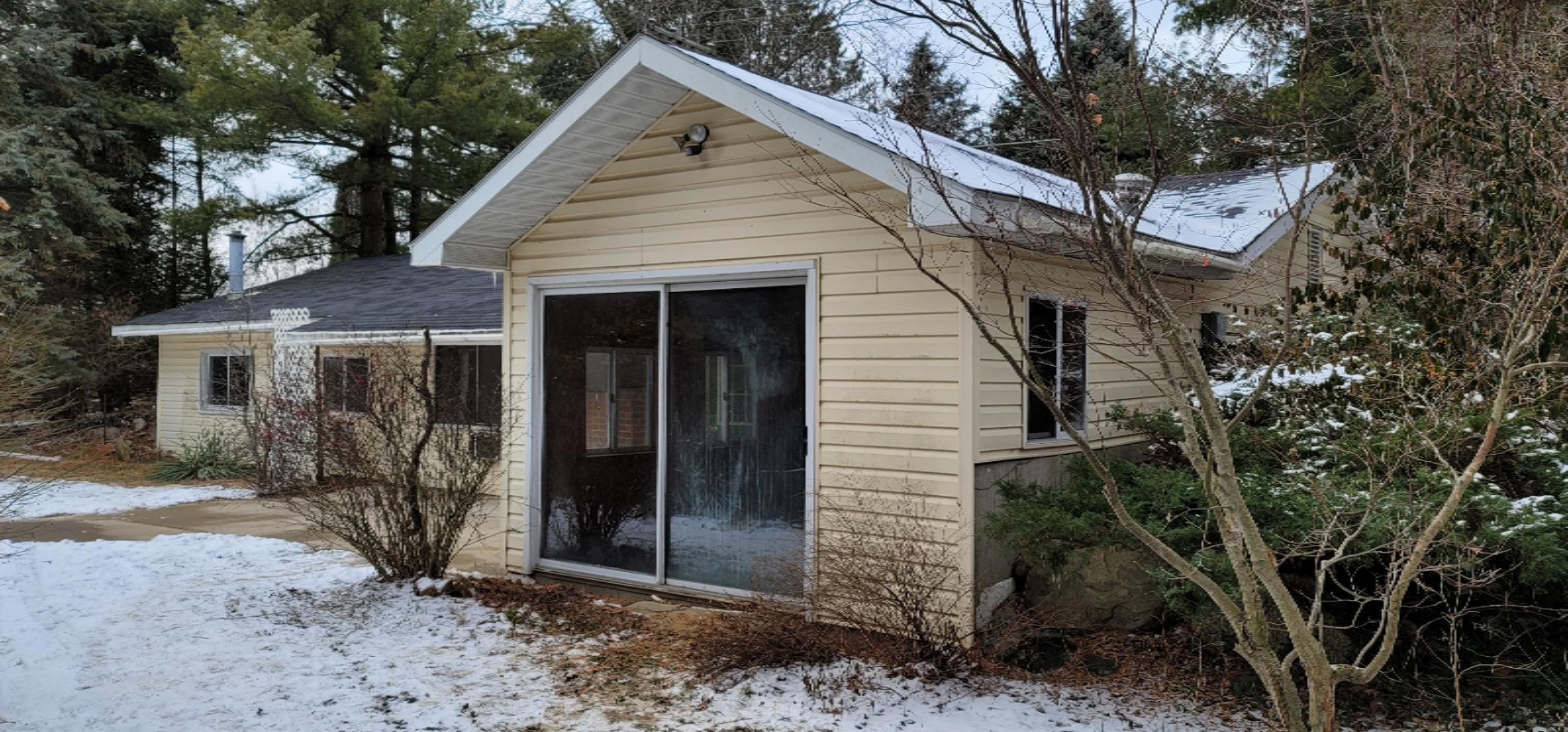 8480 Bankers Road Reading, MI 49274 - Photo 3 of 13 20210119_160947