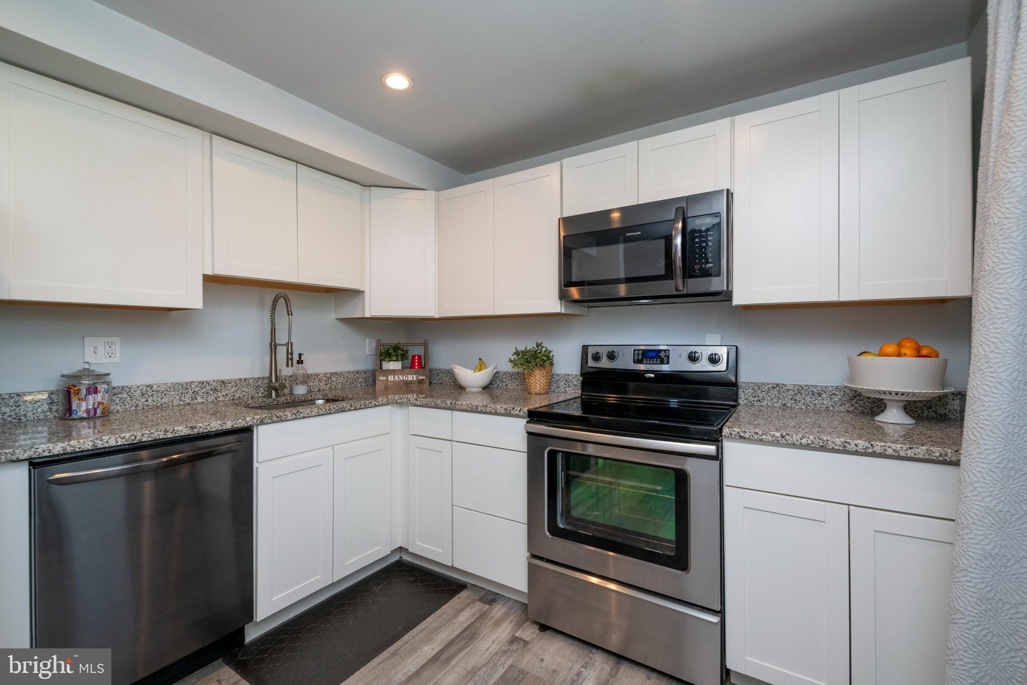 5469 Princess Drive Rosedale, MD 21237 - Photo 10 of 45 Stainless Steel Appliances