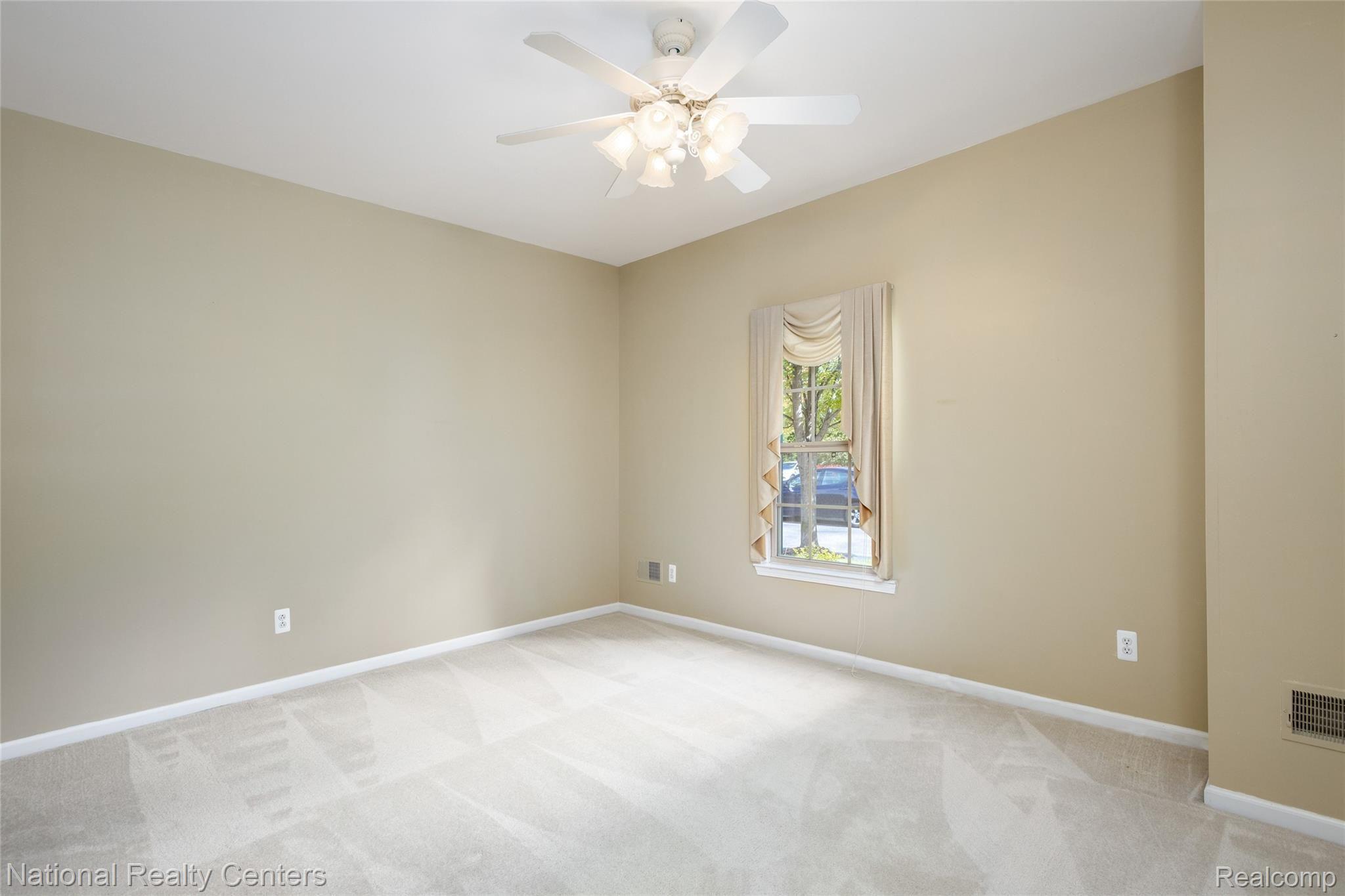 11756 Farmington Road Livonia, MI 48150 - Photo 19 of 24 Spacious bedroom