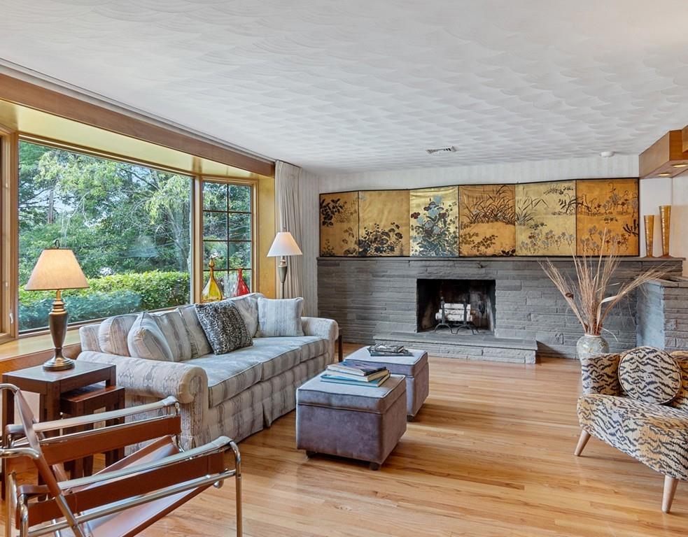 22 Lawrence Lane Lexington, MA 02421 - Photo 3 of 40