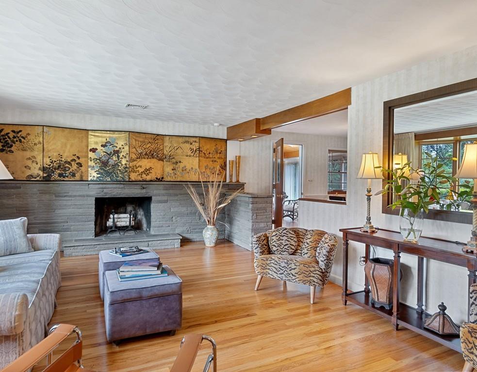 22 Lawrence Lane Lexington, MA 02421 - Photo 4 of 40