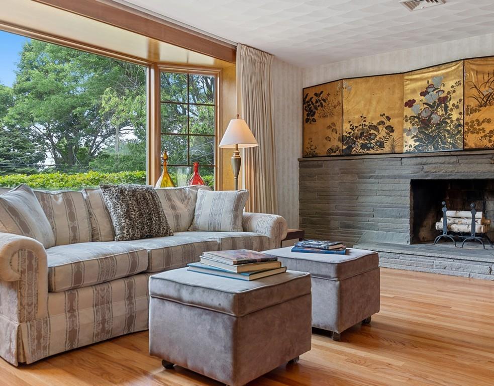 22 Lawrence Lane Lexington, MA 02421 - Photo 6 of 40