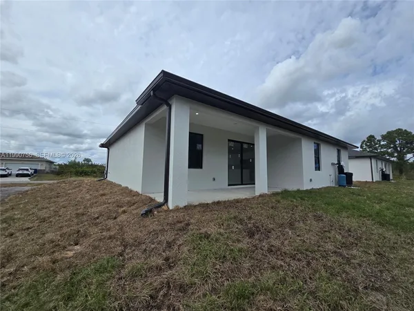 $2,300 | 4624 Connie Avenue North, Lehigh Acres, FL 33971