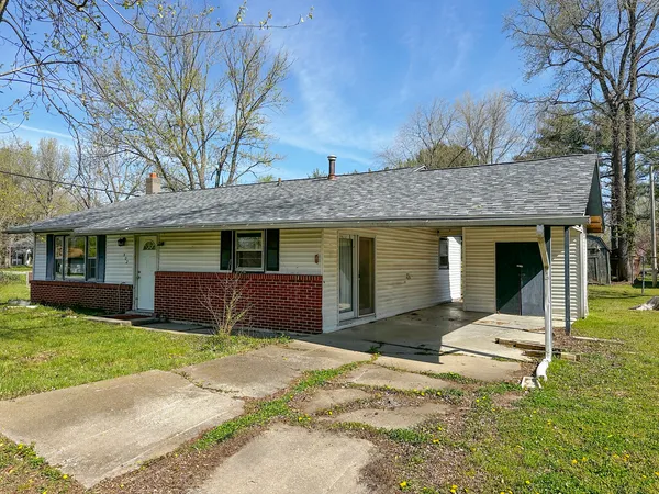 $30,900 | 402 East Logan Street, De Soto, IL 62924