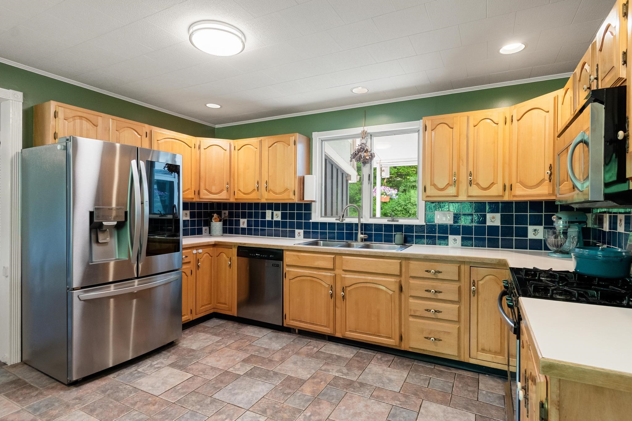1083 N Road Hinesburg, VT 05461 - Photo 19 of 60