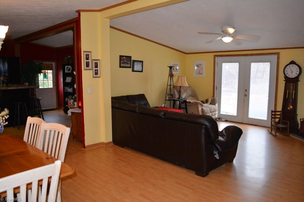 1370 Murray Road Elkin, NC 28621 - Photo 9 of 26 Gallery Image 9