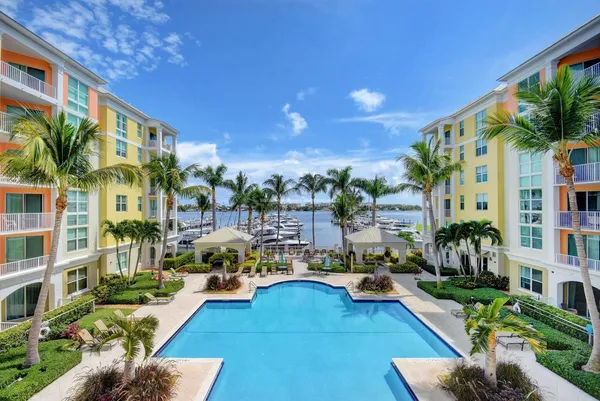 $2,695 | 804 East Windward Way, Unit 615, Lantana, FL 33462