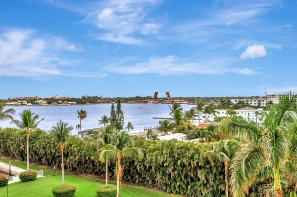 $2,695 | 804 East Windward Way, Unit 615, Lantana, FL 33462