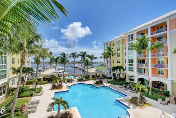 $2,695 | 804 East Windward Way, Unit 615, Lantana, FL 33462
