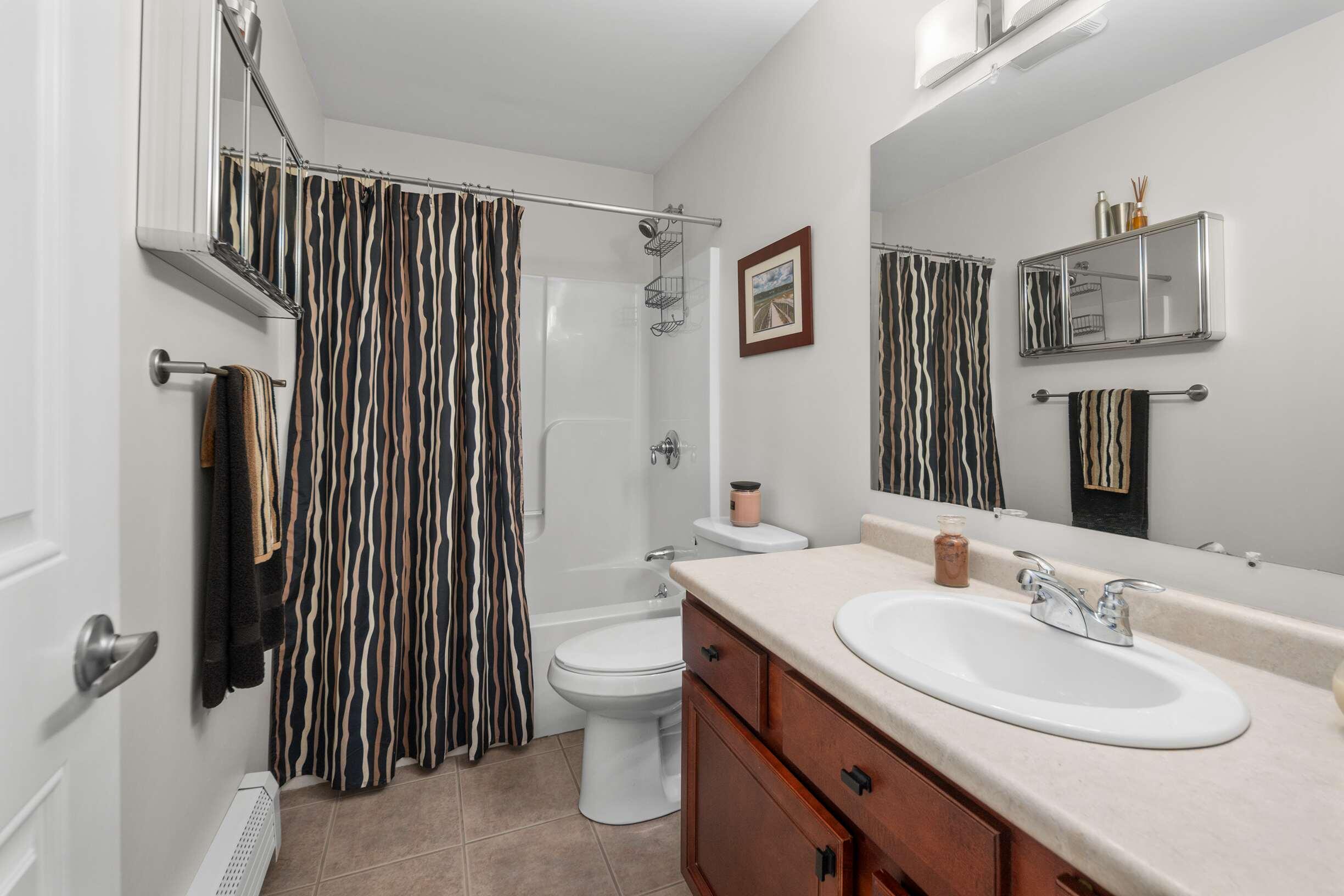 14 North Village Road York, ME 03902 - Photo 22 of 31 Shared Guest Bathroom