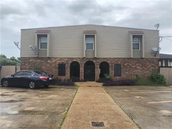 $900 | 213 Rosebud Street, Unit I, Metairie, LA 70005