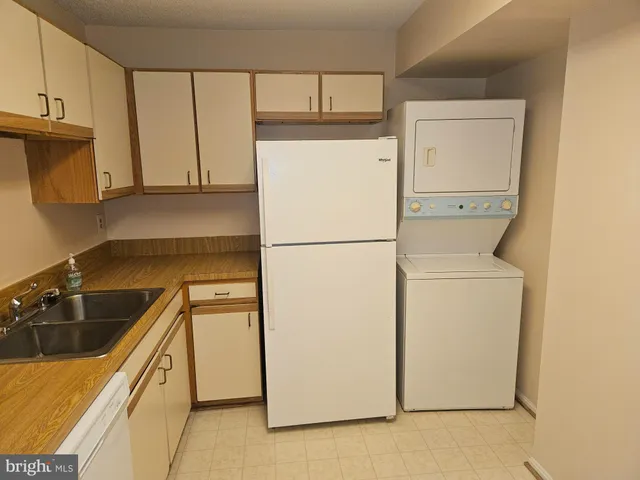 $215,000 | 15107 Interlachen Drive, Unit 2815, Silver Spring, MD 20906