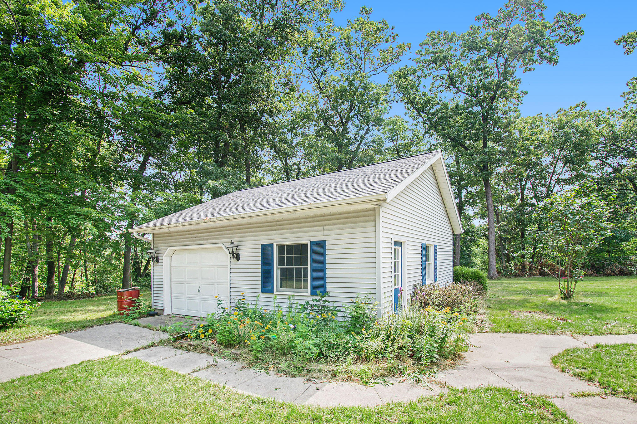 17320 Limberlost Road Three Rivers, MI 49093 - Photo 2 of 20 DSC_5402