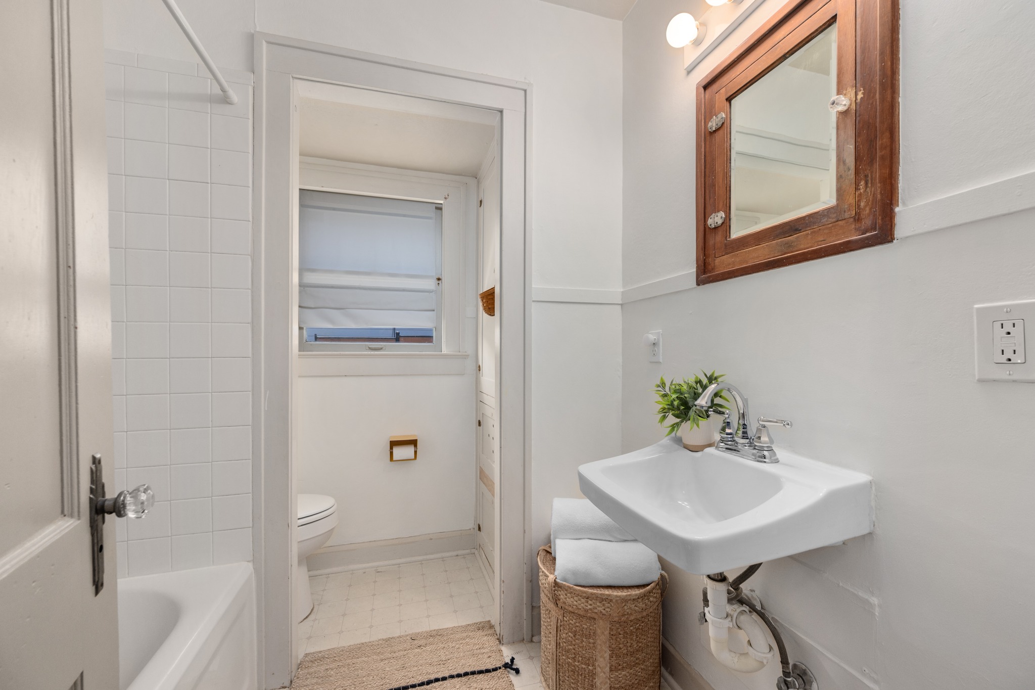 3909 Becker Avenue Austin, TX 78751 - Photo 20 of 38 Bathroom with light floors and shower / bath combination