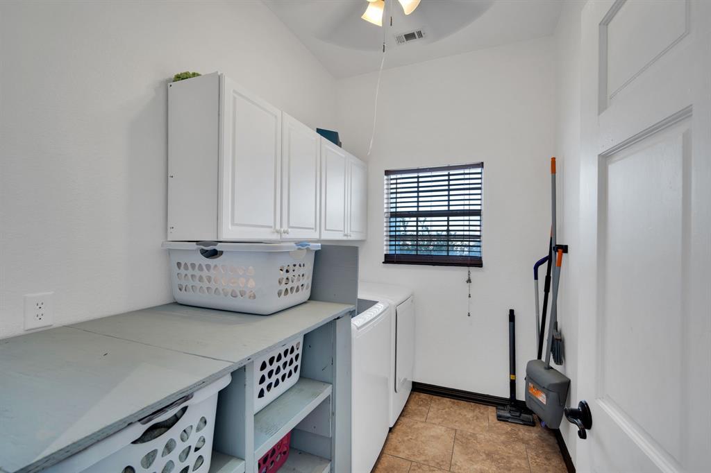 1015 Curry Road Waxahachie, TX 75167 - Photo 15 of 40