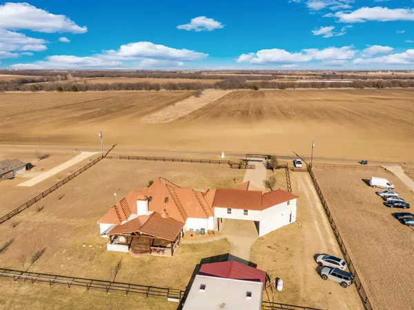 $755,555 | 1015 Curry Road, Waxahachie, TX 75167