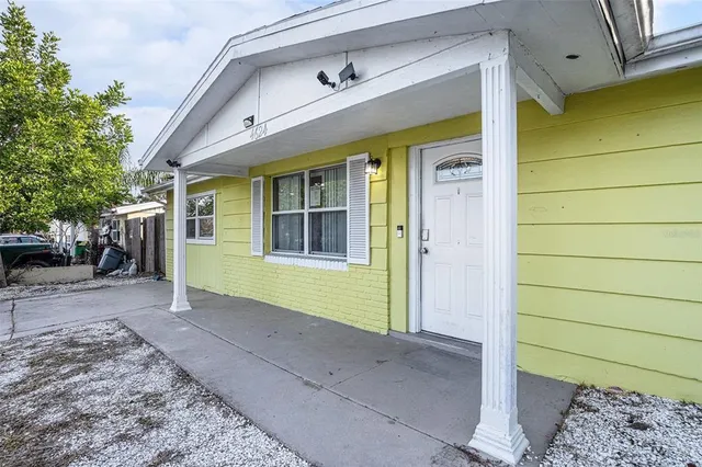 a view of entrance front of house