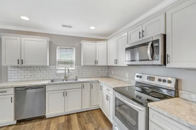 $2,850 | 304 Deep River Road, Summerville, SC 29486