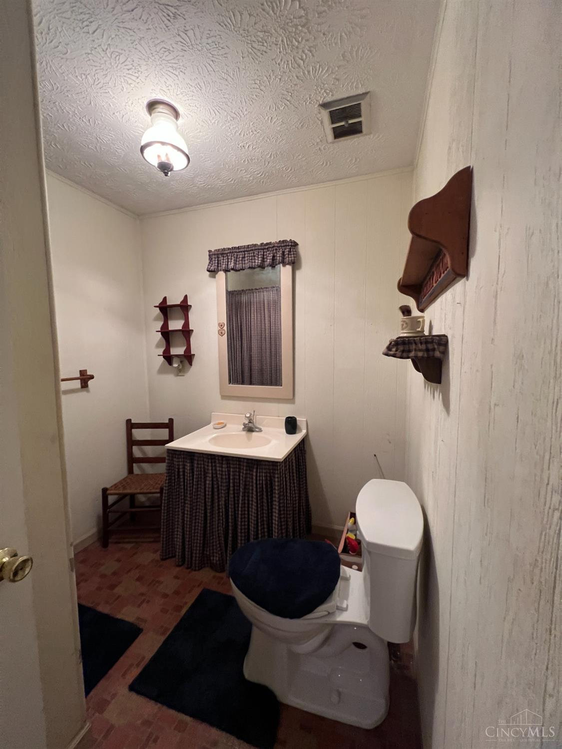 8219 Old St Road Aurora, IN 47001 - Photo 12 of 26 Gallery Image 12