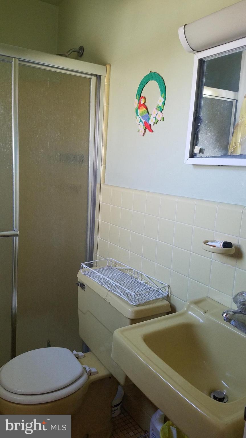 2025 Springer Road Harleysville, PA 19438 - Photo 12 of 29 Master bath with shower stall